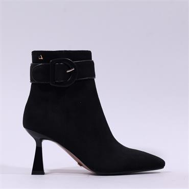 Una Healy Reason To Behave Strap Boot - Vinyl
